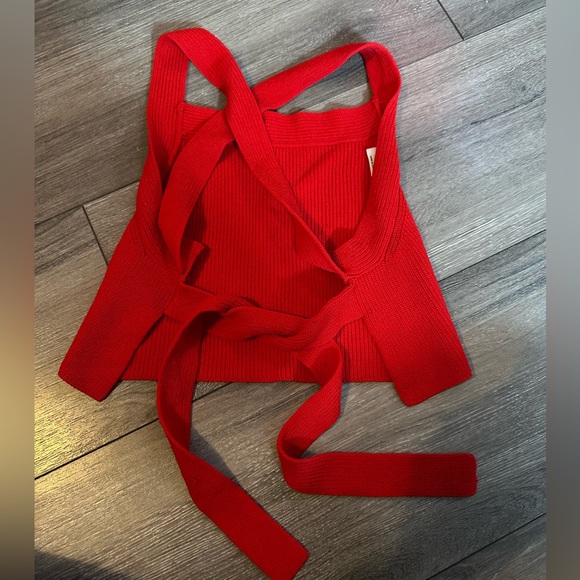 Aritzia Tops - Aritzia wilifred halter crop shirt with tie back